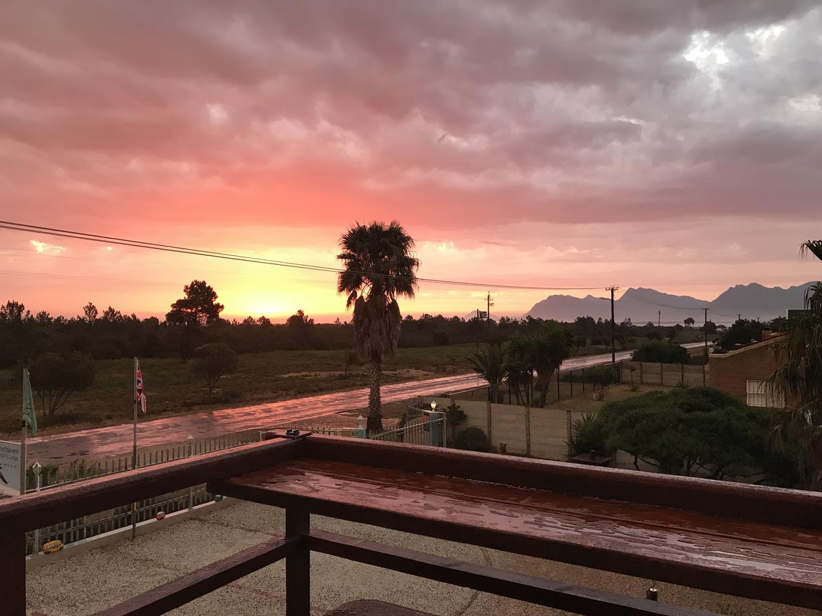הרמנוס Fisherhaven Travellers Lodge מראה חיצוני תמונה