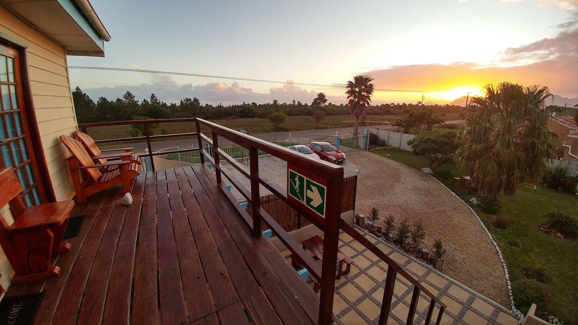 הרמנוס Fisherhaven Travellers Lodge מראה חיצוני תמונה